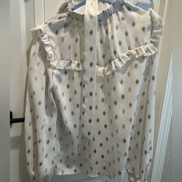 Stunning white top with tie at back and wrist - Picture 9 of 12